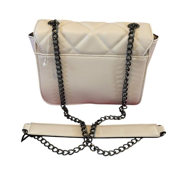 Juicy Couture OffβWhite Quilted Crossbody w/Gun Metal Hearts & Shoulder Strap. - Picture 6 of 8